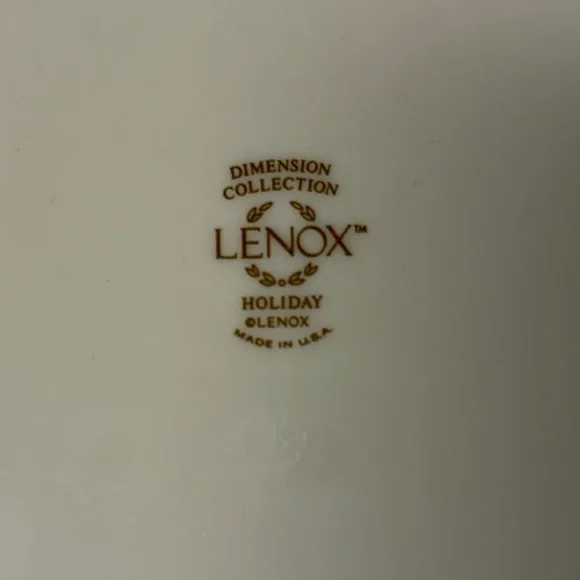 Lenox Holiday Bread & Butter Plate 6.25" Holly Berry 24K Gold Trim - Picture 3 of 4